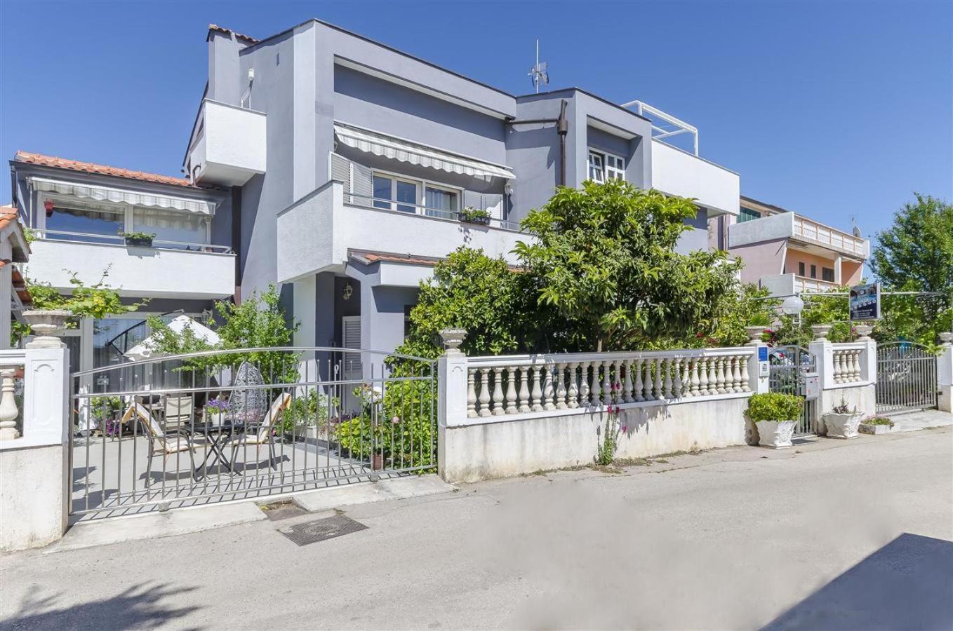 Apartments Keran - By Suites Living Водице Екстер'єр фото